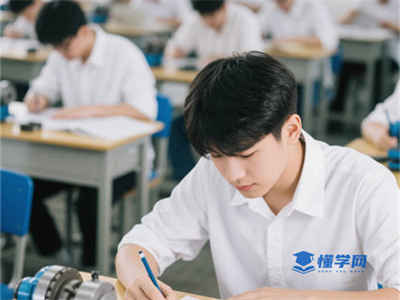 衡阳学铲车哪家学校好？学费多少？