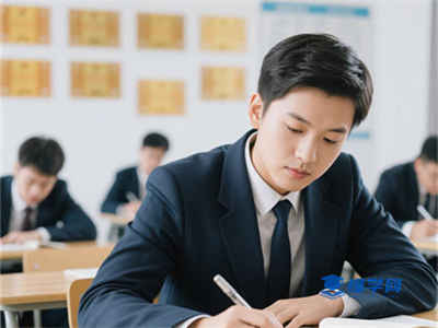 创业板半年报业绩预告规定？